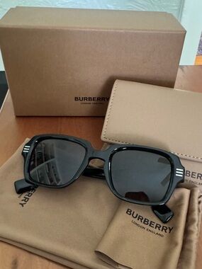 Authentic Burberry Eldon sunglasses. Black with grey lenses